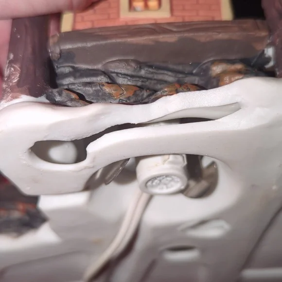 VICTORIAN VILLAGE Cabot Cove Inn - 1999 Edition - Picture 16 of 16